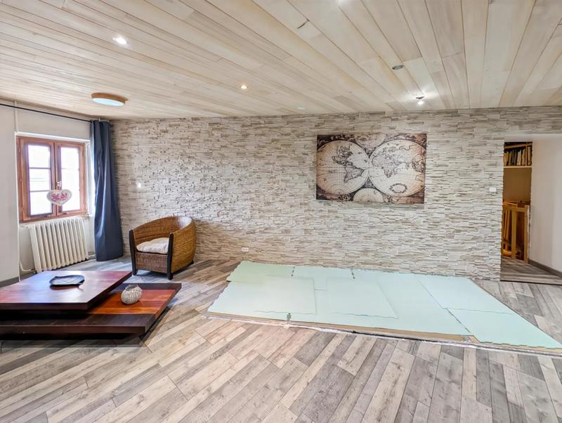 Maison - 255 m² - 8 pièces