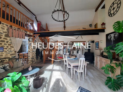 Maison - 201 m² - 7 pièces