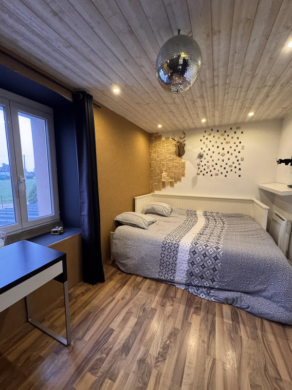 Maison - 143 m² - 8 pièces