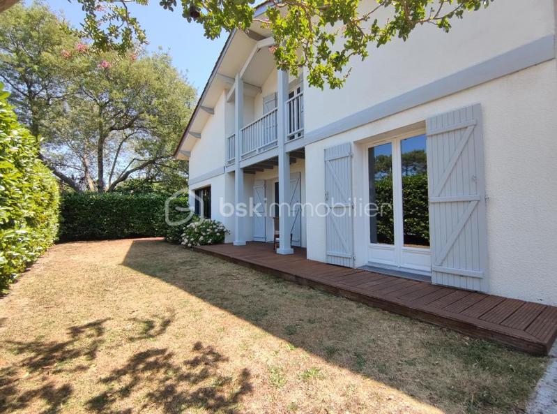 Villa - 187 m² - 6 pièces