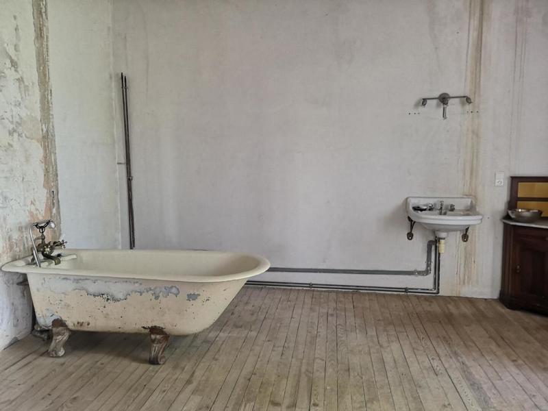 Maison - 410 m² - 8 pièces