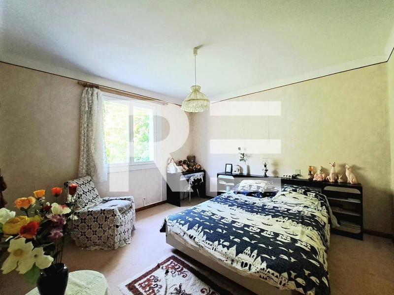 Villa - 208 m² - 9 pièces