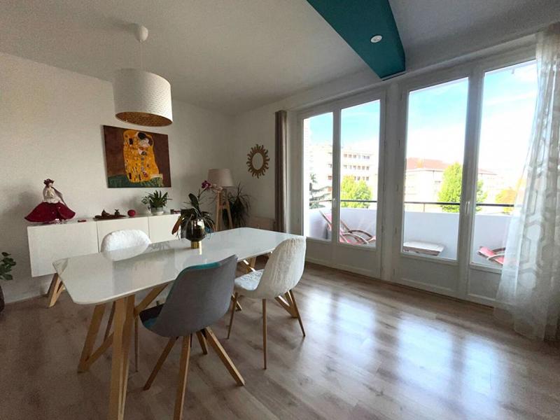 Appartement - 90 m² - 4 pièces