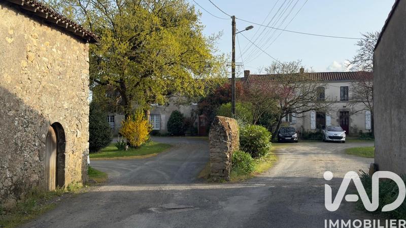 Château - 1 256 m² - 25 pièces