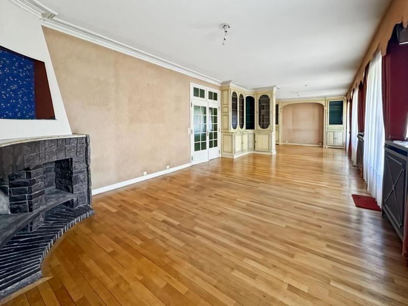 Appartement - 161 m² - 5 pièces