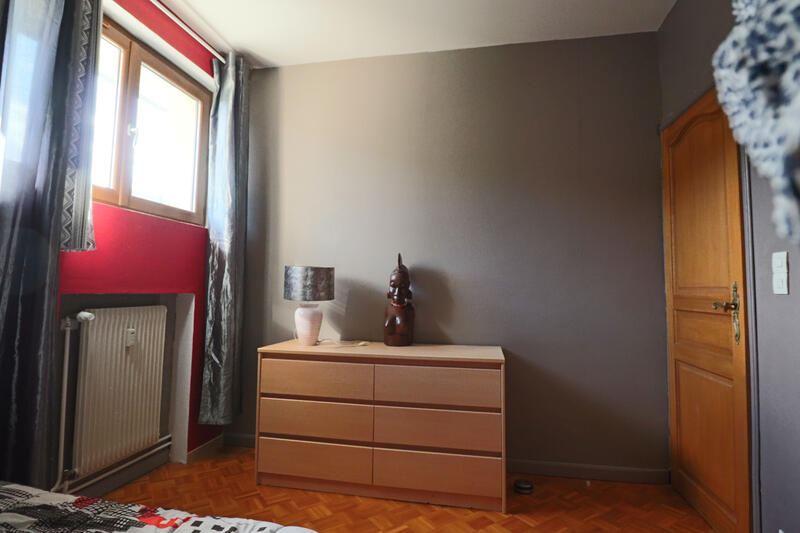 Appartement - 99 m² - 5 pièces