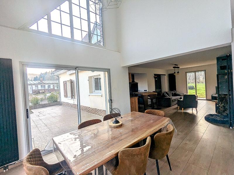 Maison - 170 m² - 9 pièces