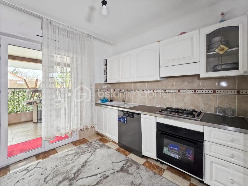 Maison - 169 m² - 9 pièces