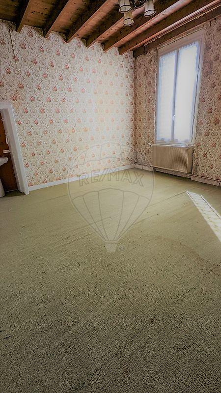 Maison - 280 m² - 8 pièces