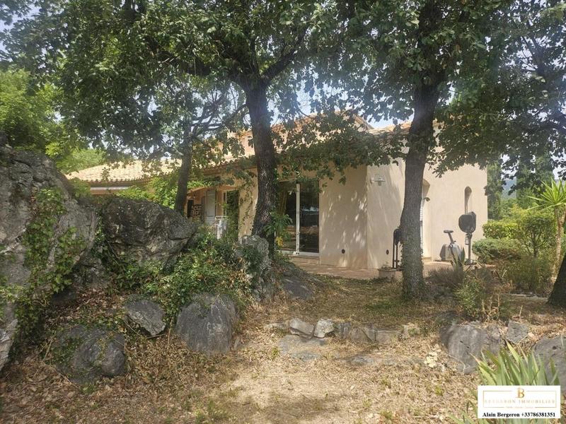 Maison traditionnelle - 157 m² - 6 pièces