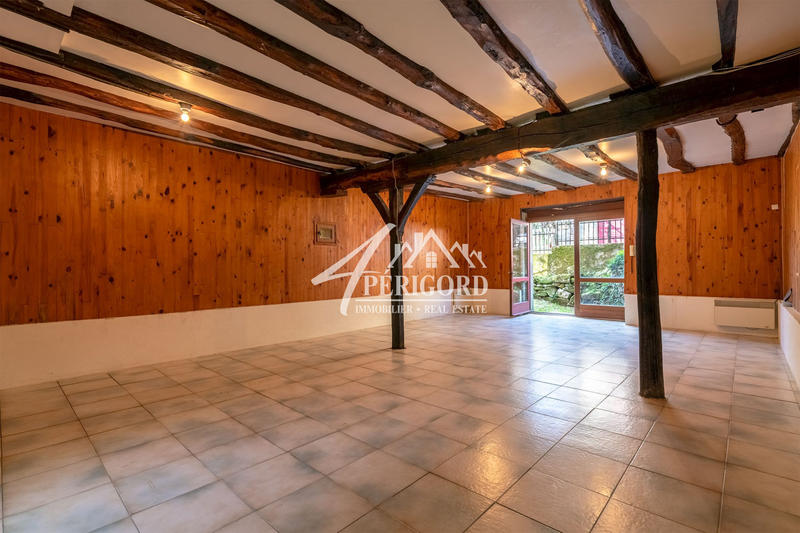 Maison - 984 m² - 30 pièces