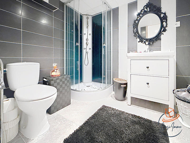 Maison - 195 m² - 6 pièces