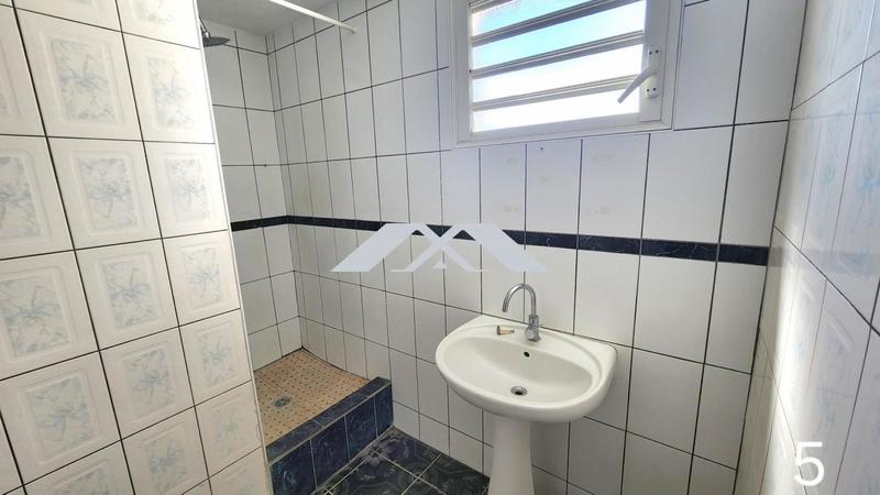 Local d'activité / Entrepôt - 81 m² - 4 pièces