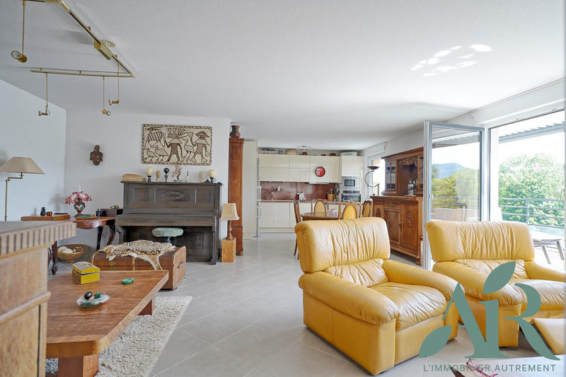 Appartement - 95 m² - 4 pièces