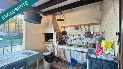 Maison - 202 m² - 5 pièces