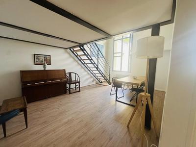 Loft - 90 m² - 3 pièces
