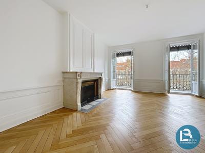 Appartement - 109 m² - 3 pièces