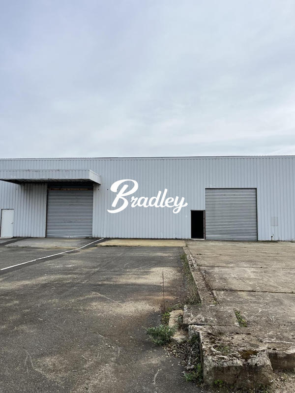 Entrepôt - 3 334 m²