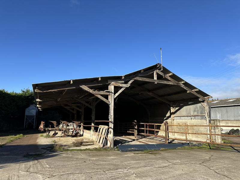 Parking / Garage - 4 500 m²