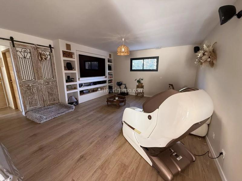 Maison - 212 m² - 8 pièces