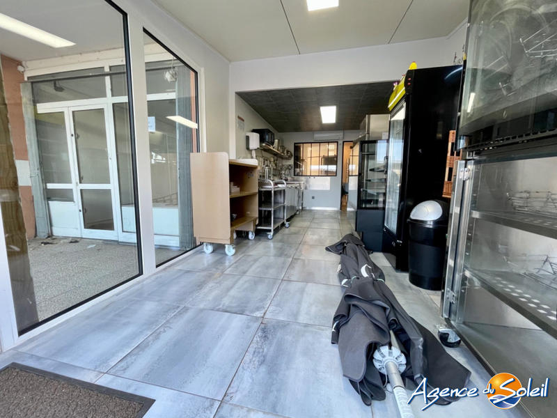 Local commercial - 48 m² - 2 pièces