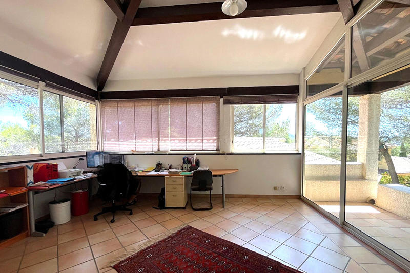 Maison - 257 m² - 10 pièces