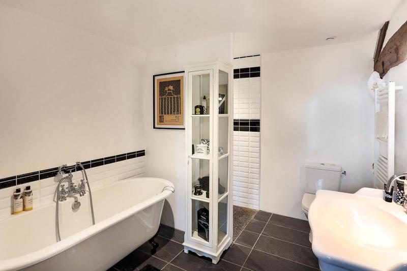 Maison en pierre - 409 m² - 10 pièces