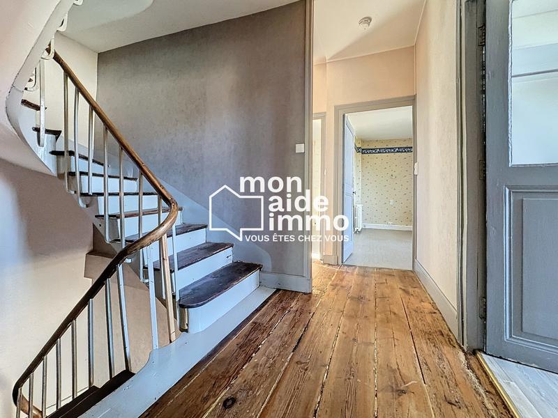 Maison - 305 m² - 8 pièces