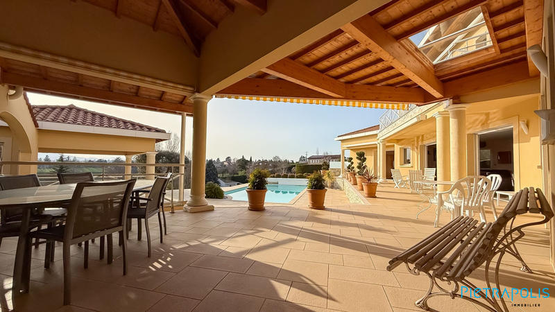 Maison contemporaine - 280 m² - 8 pièces