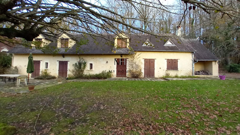 Maison - 360 m² - 8 pièces