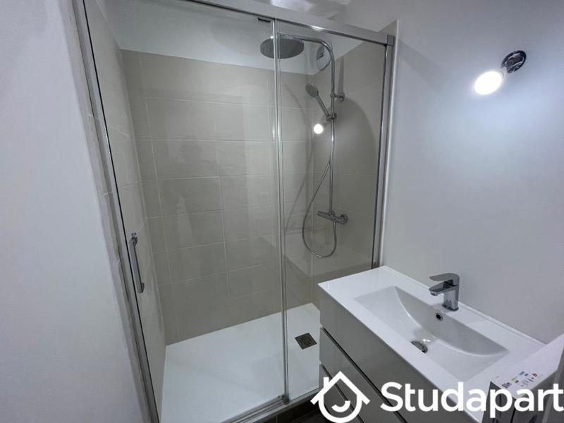 Chambre - 9 m² - 1 pièce