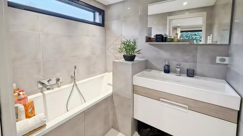 Villa - 170 m² - 6 pièces