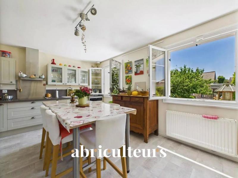 Maison - 186 m² - 7 pièces