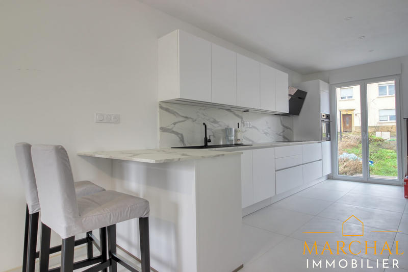 Maison - 98 m² - 5 pièces