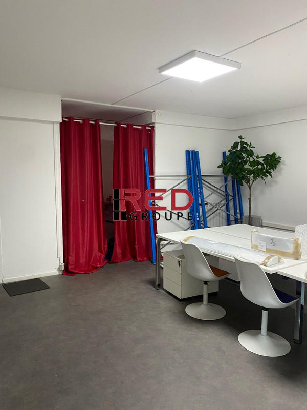 Local commercial - 101 m²