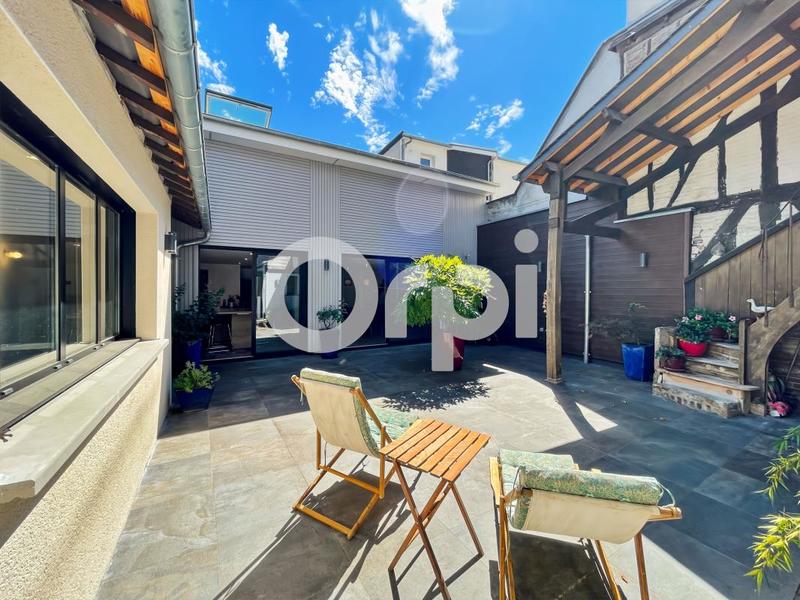 Propriété - 276 m² - 10 pièces