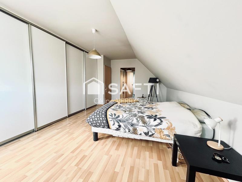 Maison - 166 m² - 9 pièces