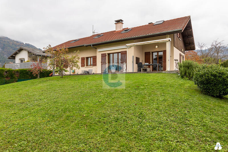 Maison - 144 m² - 8 pièces