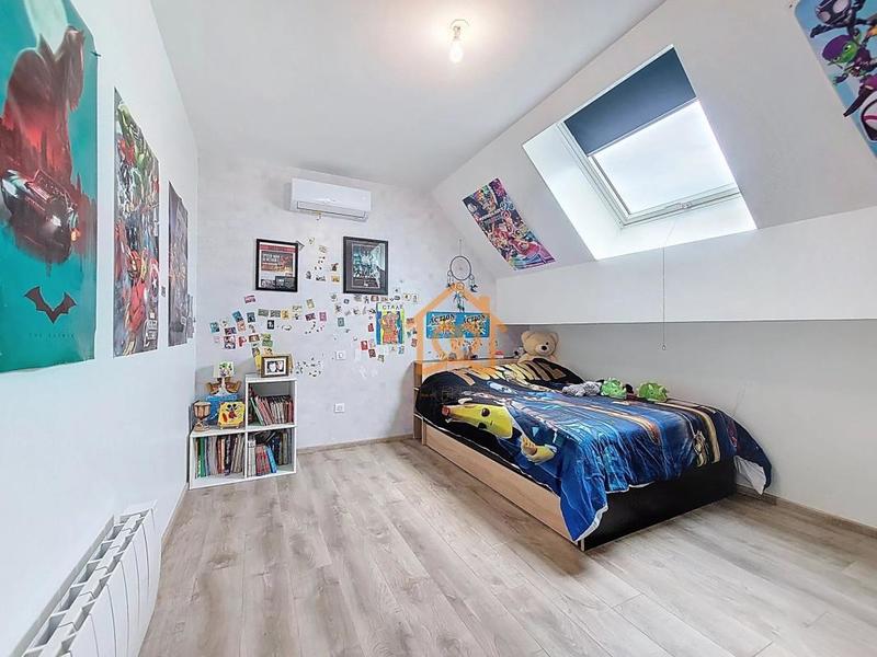 Corps de ferme - 250 m² - 10 pièces