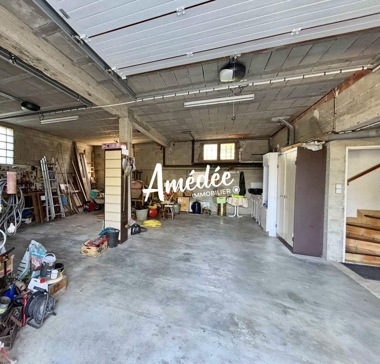 Maison traditionnelle - 193 m² - 6 pièces