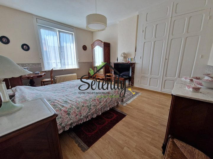 Maison - 287 m² - 10 pièces