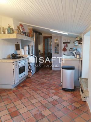 Maison - 229 m² - 7 pièces