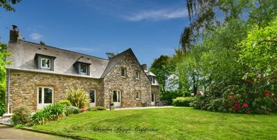 Propriété - 273 m² - 12 pièces