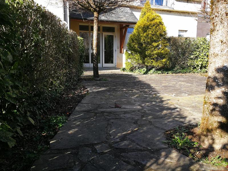 Propriété - 900 m² - 21 pièces