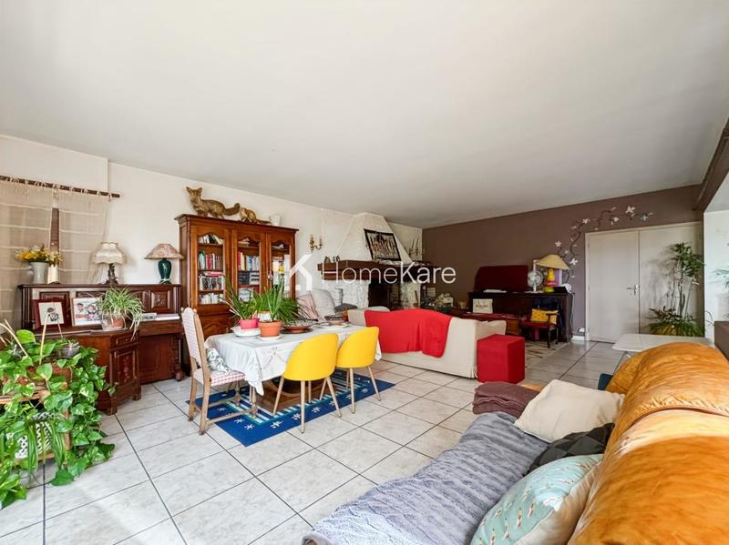 Maison - 270 m² - 9 pièces