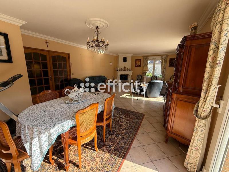 Maison - 235 m² - 10 pièces