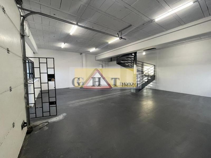 Entrepôt - 277 m²