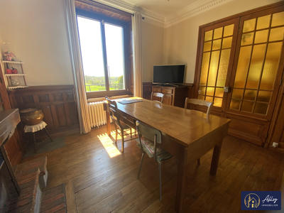 Maison - 96 m² - 5 pièces