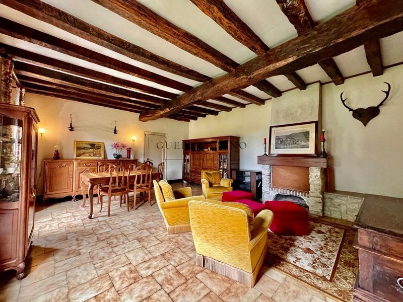 Maison - 230 m² - 6 pièces