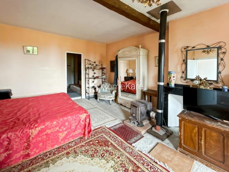 Maison - 330 m² - 8 pièces